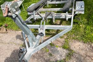 Carrello per gommone