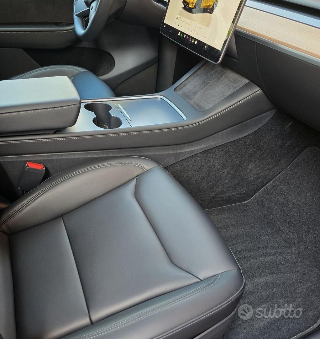 Tesla Model Y 2023 photo 4