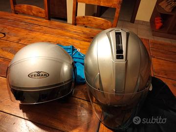 Due caschi uomo donna