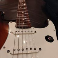 Chitarra Fender Stratocaster con sistema fishman 