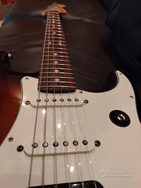 Chitarra Fender Stratocaster con sistema fishman 