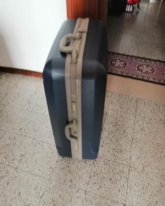 valigia Trolley marca ENRICO COVERI, rigida 40 €