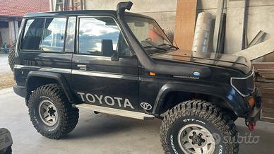 Toyota land cruiser kzj 70