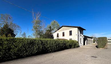 CAPANNONE A CASTELVERDE