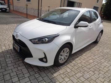 Toyota Yaris 1.0 5 porte Active 72 cv MANUALE DANN