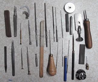 Attrezzatura per orologiai