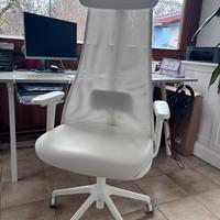 Sedia ufficio con regolazioni multiple