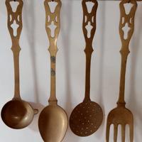 Quattro Antichi Utensili da Cucina in Ottone 