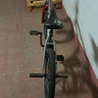 BICICLETTA BMX