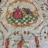 Tessuto decorativo d’epoca con scena romantica
