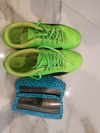 Scarpe calcetto Puma taglia 43 e parastinchi