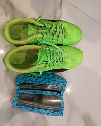 Scarpe calcetto Puma taglia 43 e parastinchi