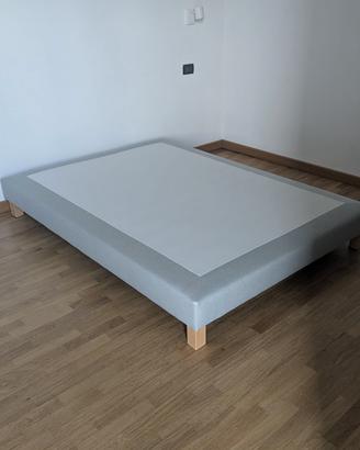 Letto matrimoniale alla francese