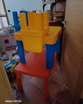 2 tavolini gioco con sedie