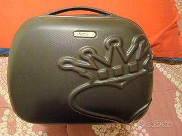 beauty case nero marca "SEGUE" 