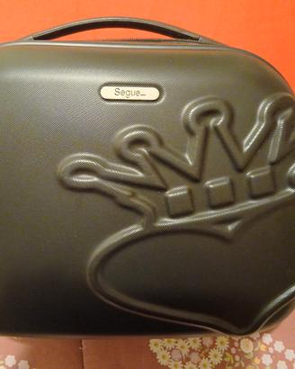 beauty case nero marca "SEGUE" 
