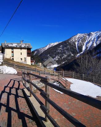 POSTO AUTO A SAINT-RHEMY-EN-BOSSES