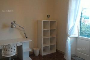 250 metri dal policlinico fronte farmacia germanà