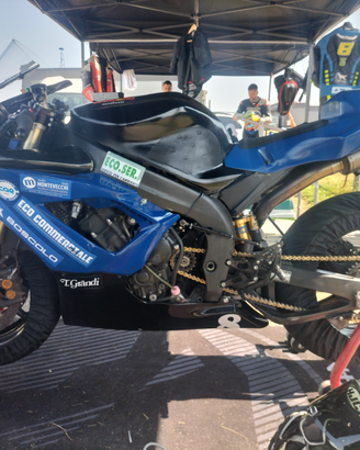 Yamaha R1 pronto pista