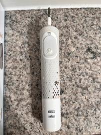 Spazzolino Oral-B Braun elettrico + base ricarica