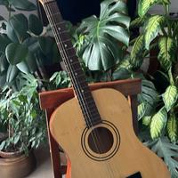 Chitarra Classica da rimettere una corda