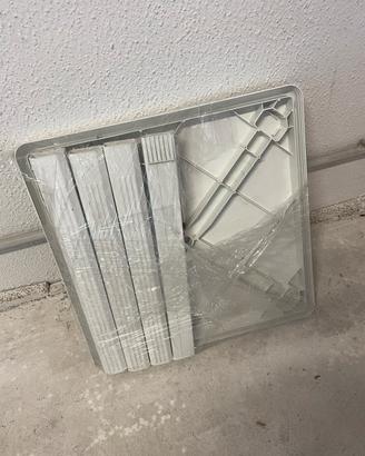 Tavolino in plastica