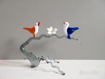 Vetro soffiato. Ramo con uccelli e fiore. Vintage.