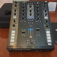 NATIVE INSTRUMENTS Traktor Kontrol Z2

 Mixer