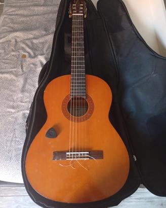 chitarra Yamaha C40 con custodia semirigida pag