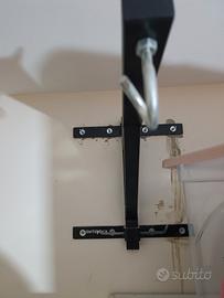 supporto da muro per sacco da boxe