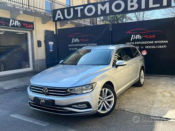 VOLKSWAGEN Passat Variant 2.0 TDI SCR EVO DSG Ex
