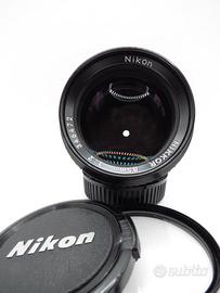Ottica Nikon Nikkor 1:2 f=85 mm