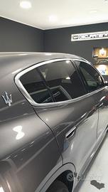 oscuramento vetri auto