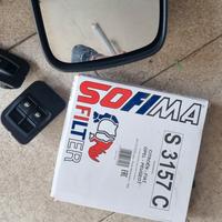 specchietti retrovisori  e pulsante vetri