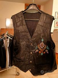 Gilet in pelle patchwork con ricamo