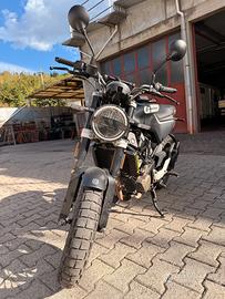 Husquarna Svartpilen 125