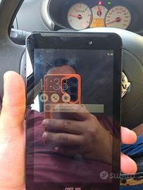 tablet uno è asus è l'altro è samsung 