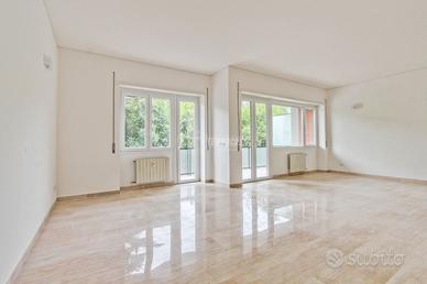 5 locali con box e cantina, Via Tuscia, Fleming