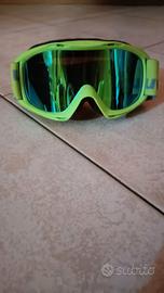 Casco e occhiali sci