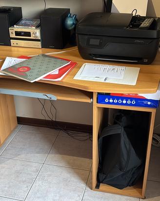 Armadio scrivania e libreria