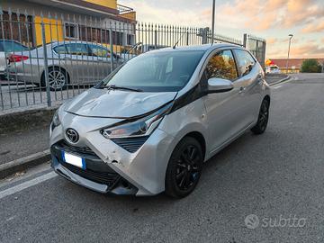 Toyota Aygo Connect 5 porte incidentata/sinistrata