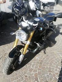 BMW r Nine t