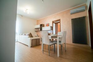 Brevi periodi - Vicino ferrari - Fino a 6 posti