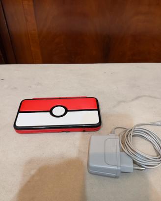 Nintendo 2ds xl pokeball