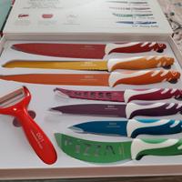 Set di coltelli e pelapatate