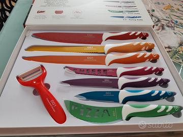 Set di coltelli e pelapatate