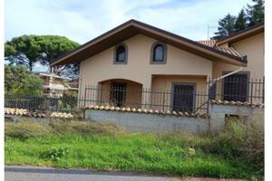 Immobile in asta di 199 m² con box auto a Rocca di