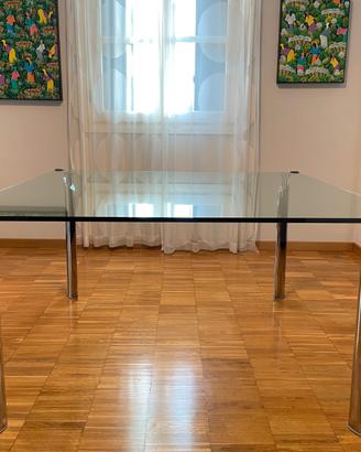 Tavolo quadrato di design