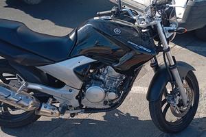moto Yamaha 250 