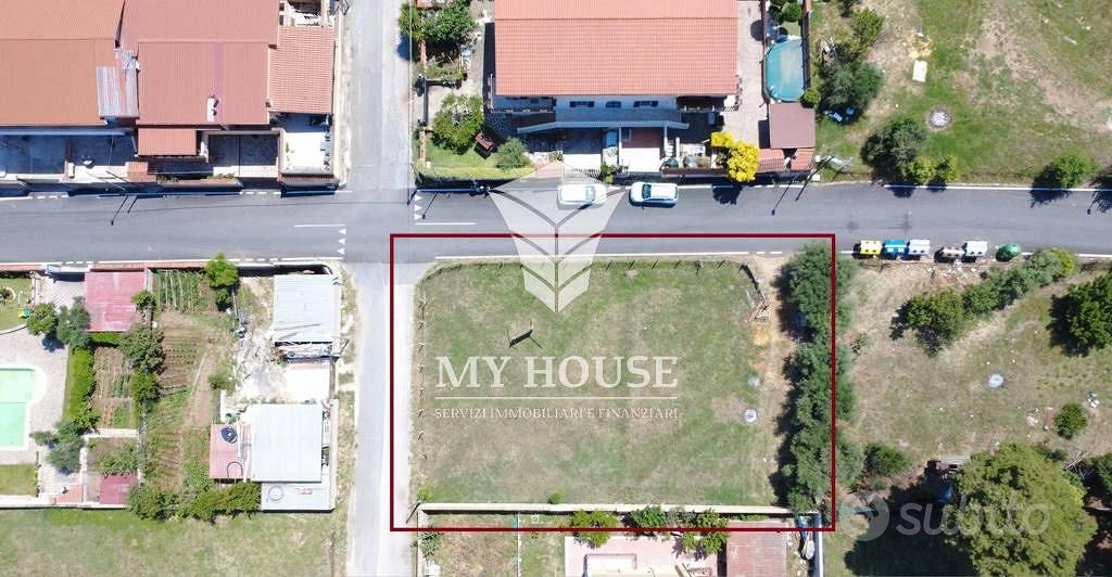 Terreno di 1040 m² a Roma - Vista 2